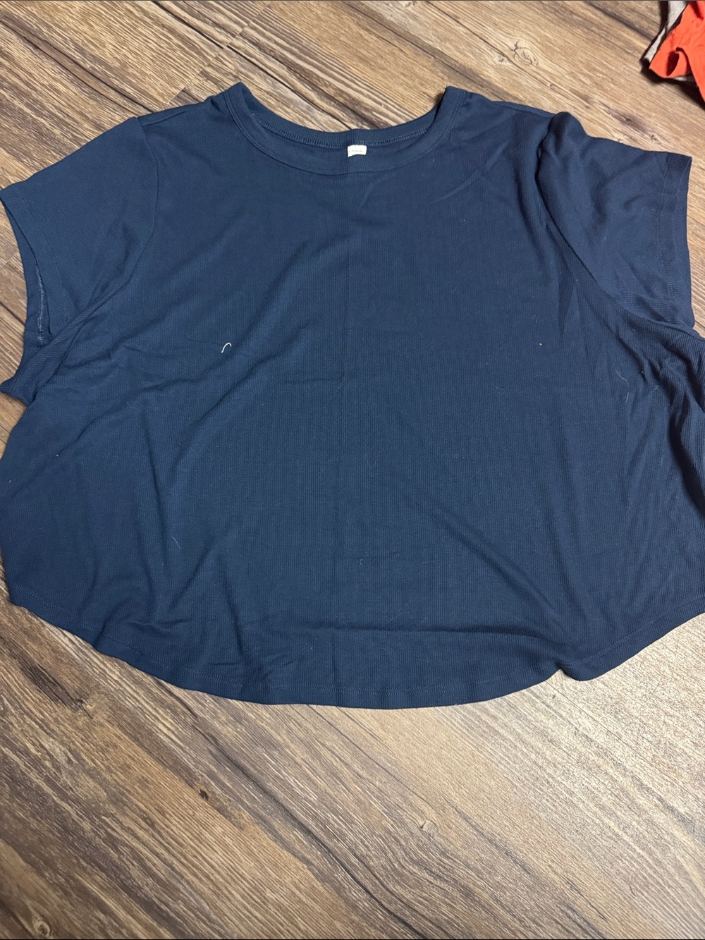 Classic Navy Short Sleeve ribbed crop Women's Top